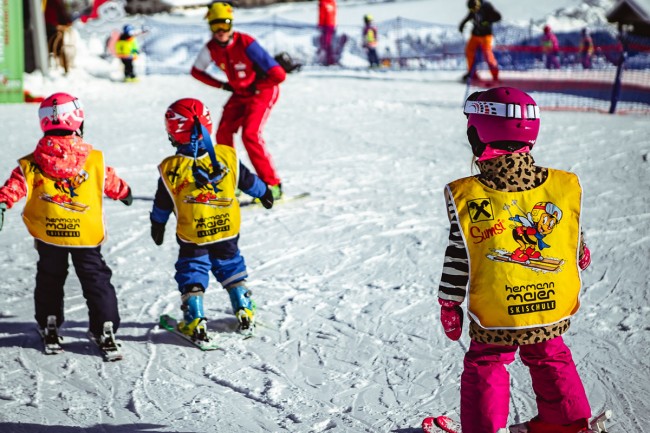 Skifahren lernen in Sumsi's Kinderland in Flachau